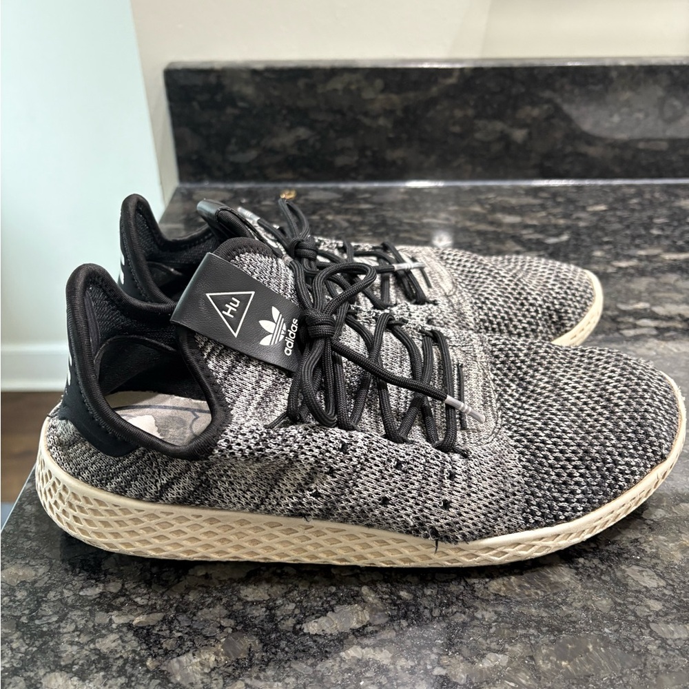 Adidas x Pharrell Williams Tennis Hu Men's Black and Gray Knit Sneakers